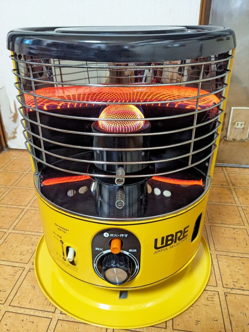 シャープ.HSR-23E石油ストーブ、昭和レトロ。