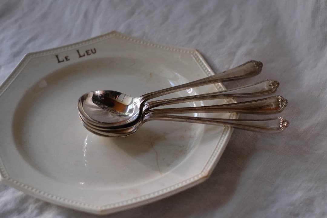 イギリスアンティーク｜クレイモア・プレートのスープスプーン（4本セット）