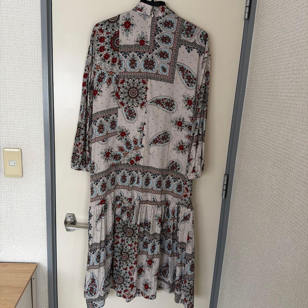 グレースコンチネンタルの花柄ペイズリーリボン付きワンピース