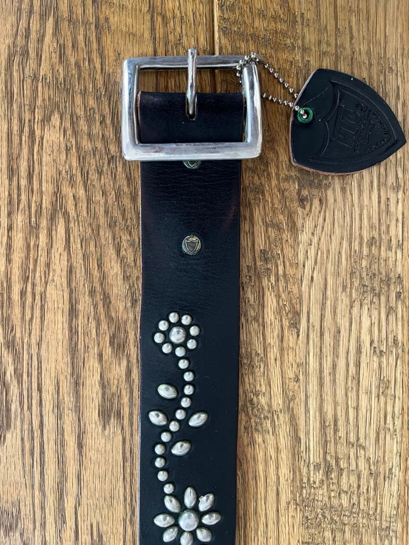 専用です　HTC フラワー スタッズベルト ブラック　32inch 数回使用のみ