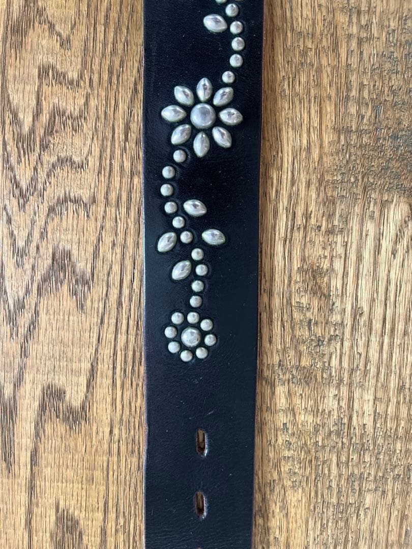 専用です　HTC フラワー スタッズベルト ブラック　32inch 数回使用のみ