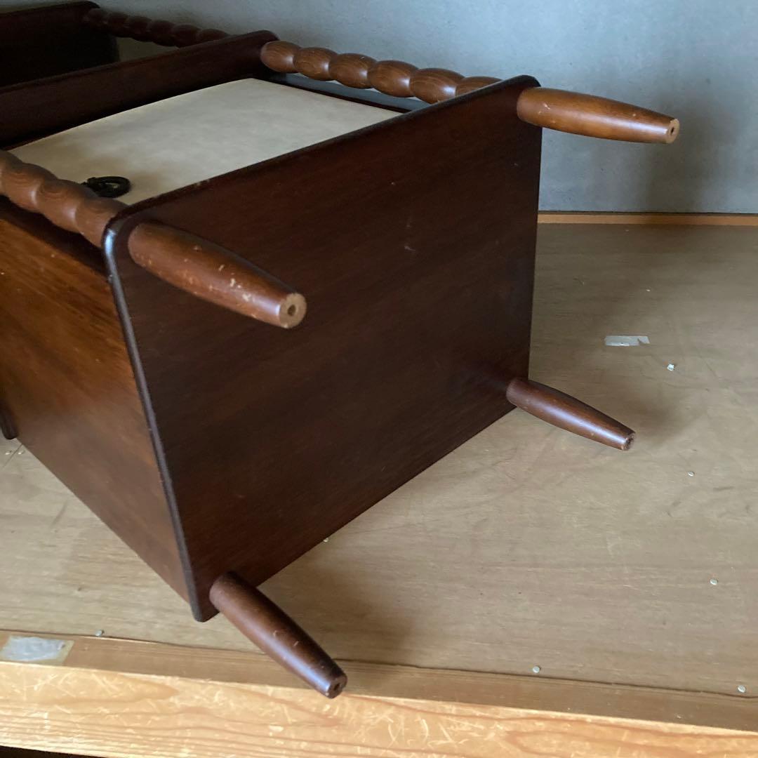 希少！ 収納 付き ナジコ 飾り棚