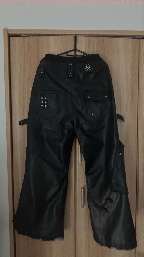 COZY WORLDWIDE コジーワールドワイドレザーカーゴパンツ Sタグ付き