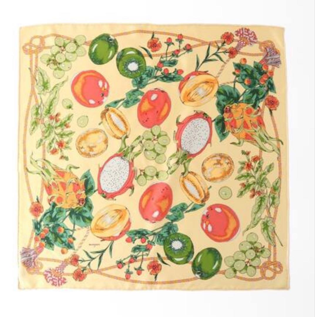 manipuri ＜シルクスカーフ65＞ フルーツバスケット　ベージュ