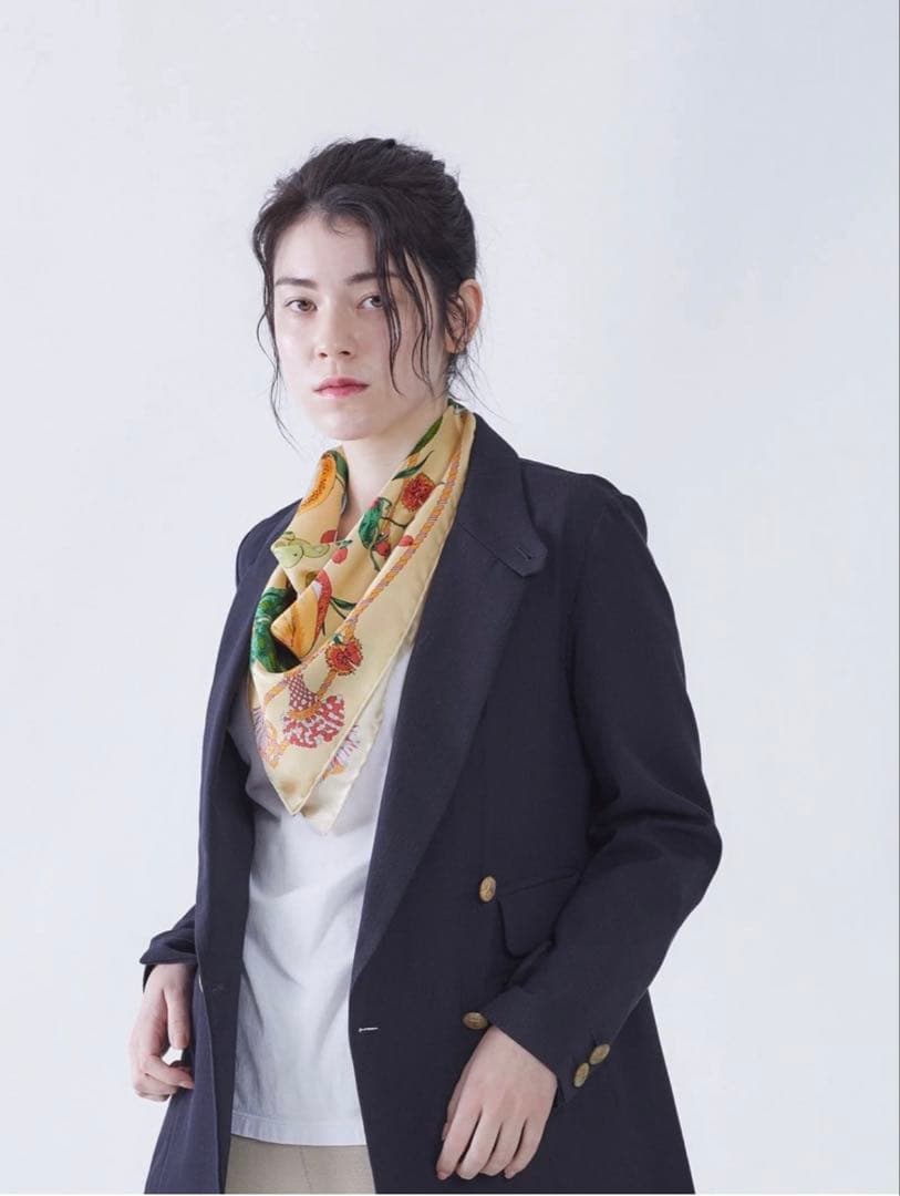 manipuri ＜シルクスカーフ65＞ フルーツバスケット　ベージュ