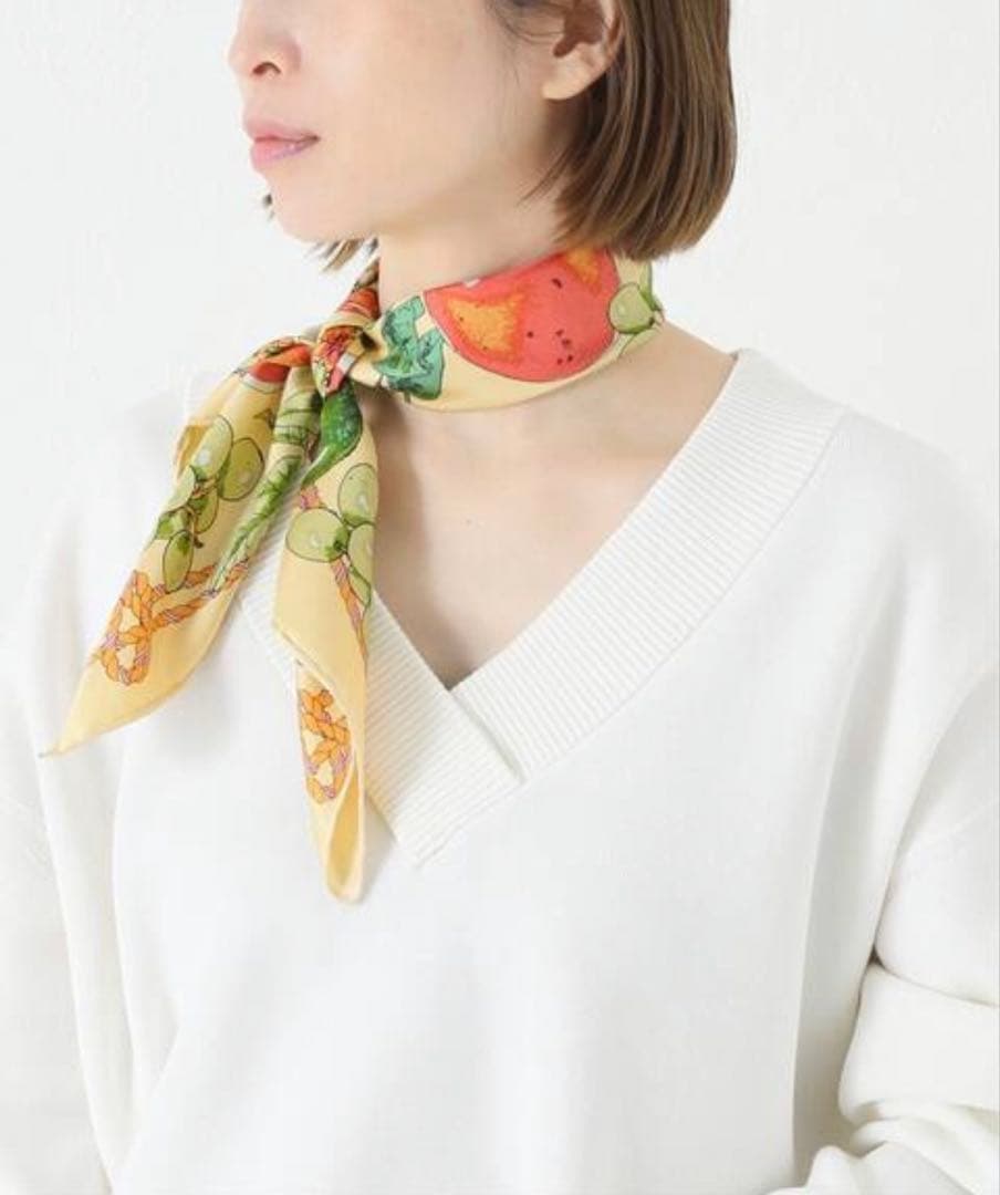 manipuri ＜シルクスカーフ65＞ フルーツバスケット　ベージュ