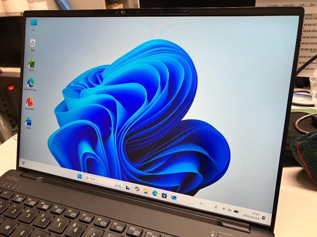 富士通 LIFEBOOK Core i7 13世代 超軽量 14インチ