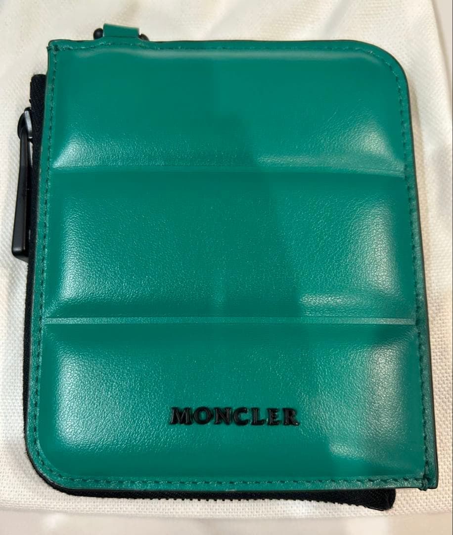 モンクレール　ネックウォレット カーフレザー財布 緑