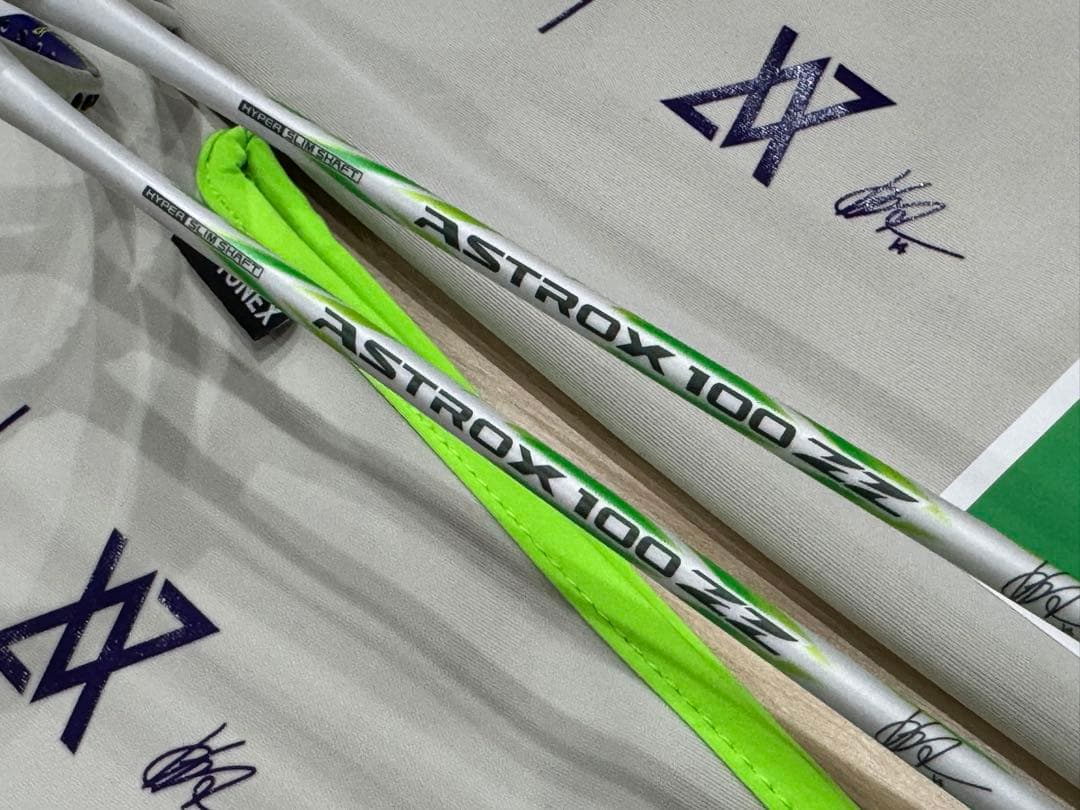 YONEX ASTROX 100ZZ(AX100ZVA) 4U6 2本セット