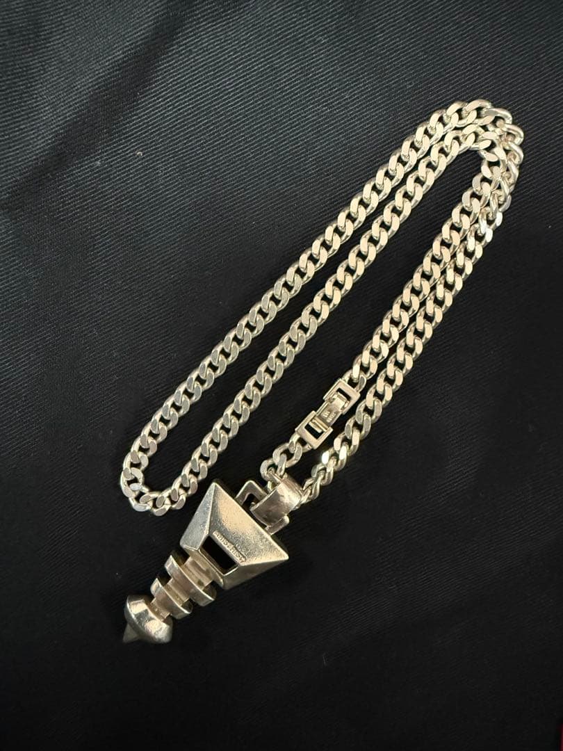 アリストトリスト トラぺゾイド ペンダント ネックレス