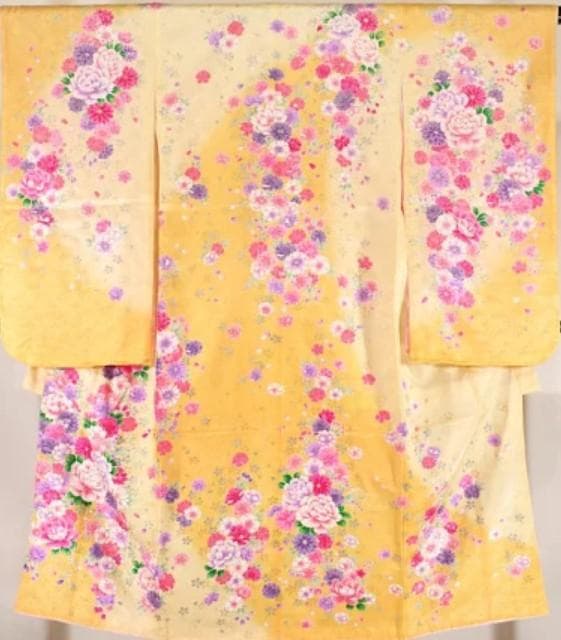 正絹☆やさしげなパステルトーンの花々の舞が清らか＆フェミニンな7歳七五三用祝い着