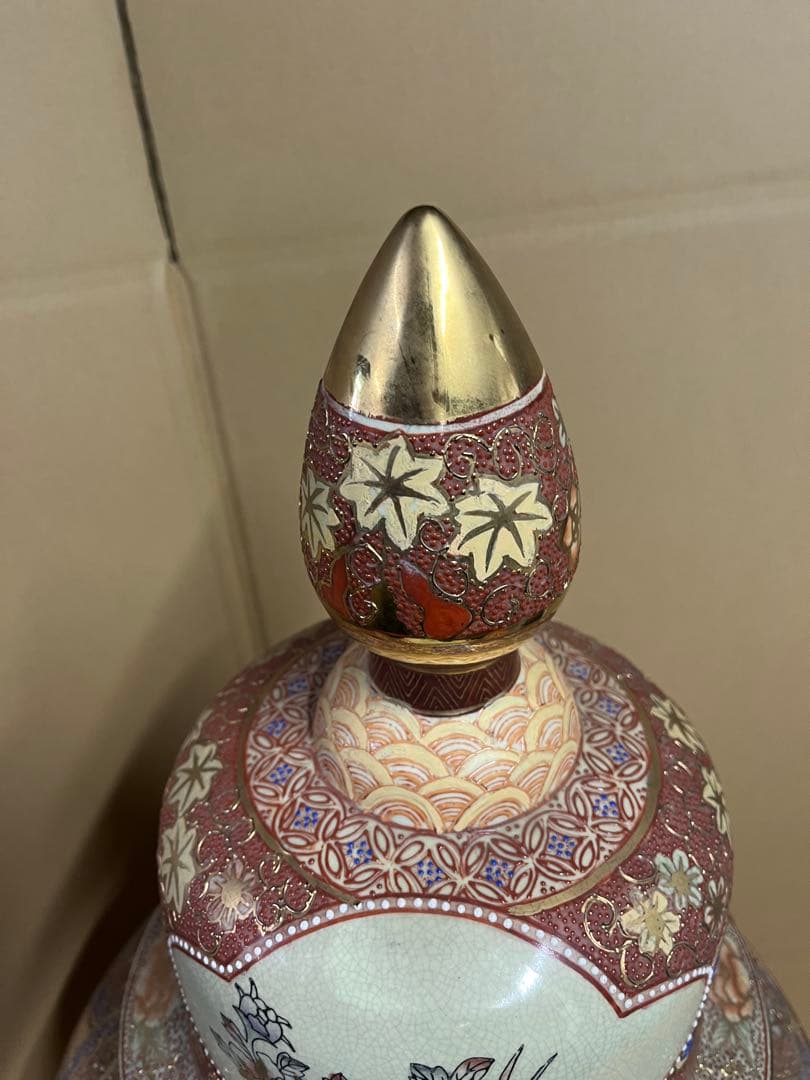 伝統的な日本の陶器花瓶　壺　アンティーク