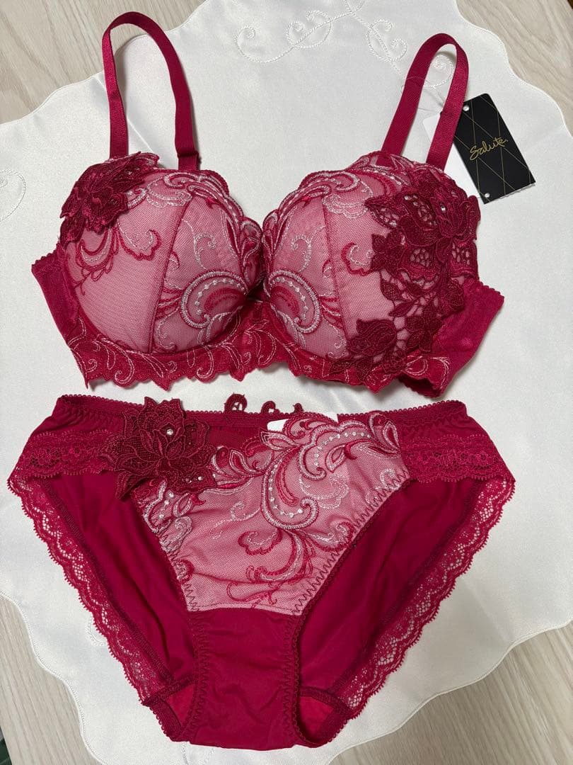 Salute サルート VIVA LINE ブラ&ショーツセット E70・M