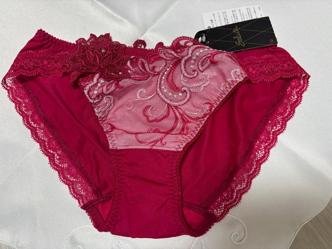 Salute サルート VIVA LINE ブラ&ショーツセット E70・M