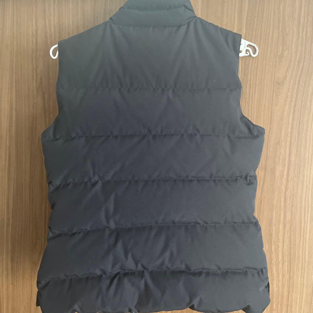 カナダグースダウンベスト