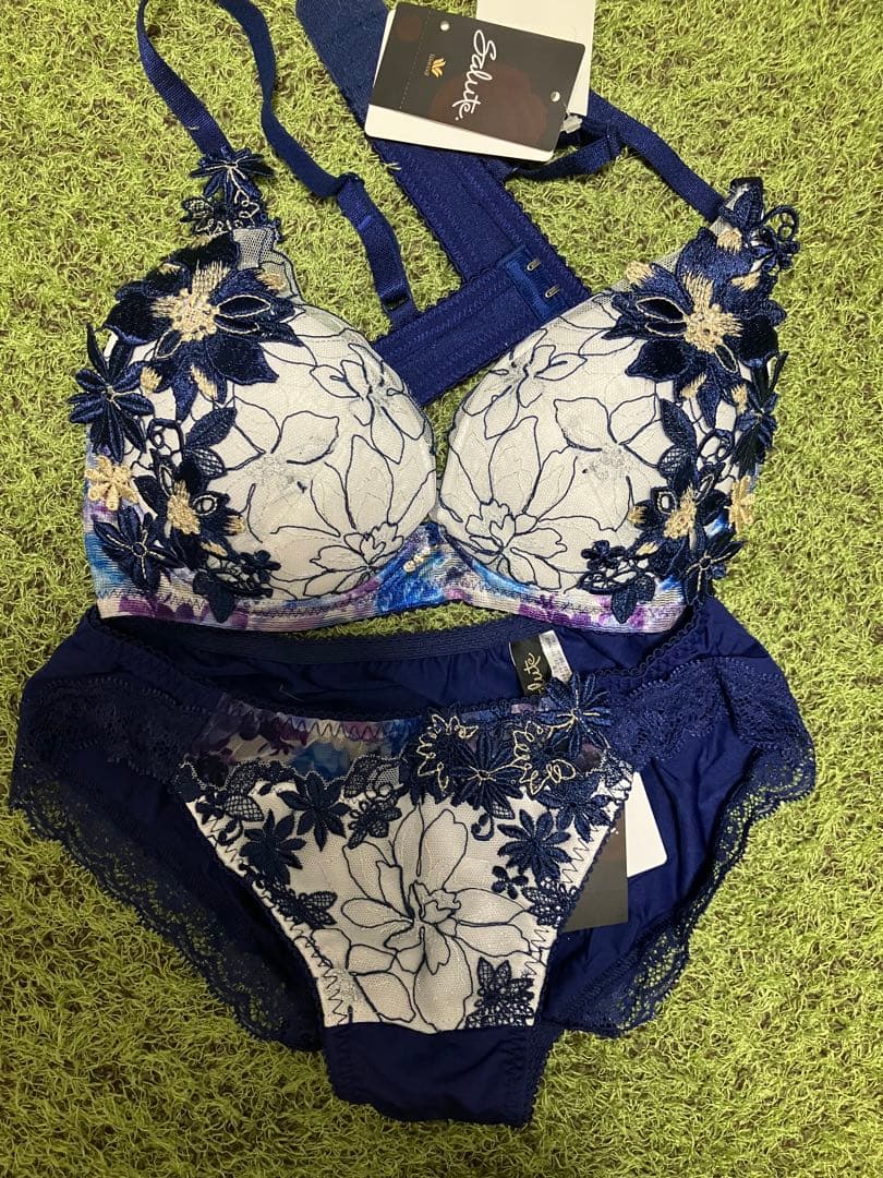 Wacoal Salute ブラ　ショーツ　セット