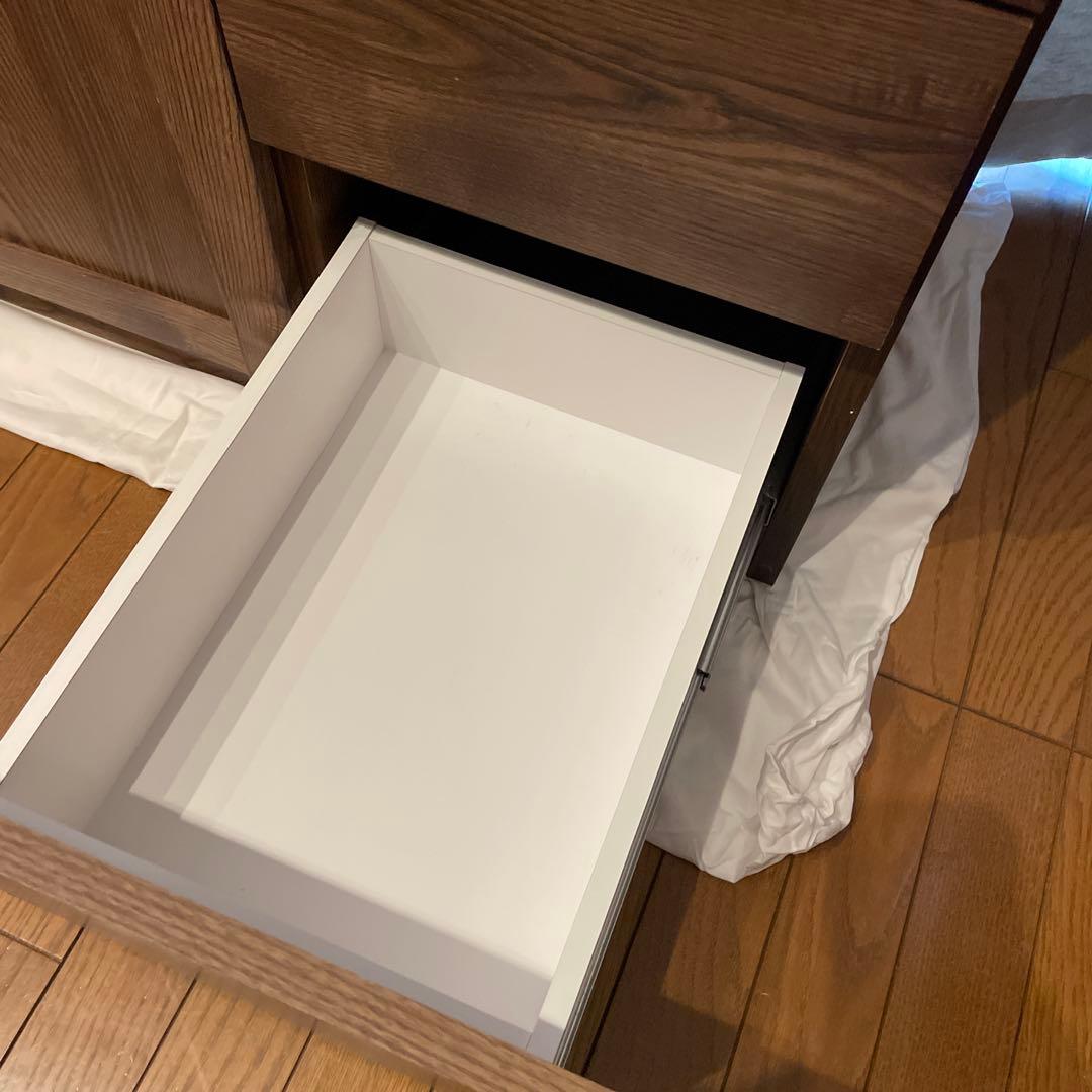 ウォールナット色　キッチンボード
