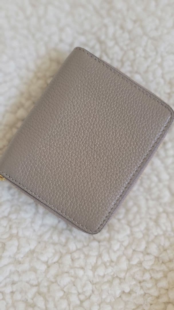 【新品未使用】TORY BURCH グレー 二つ折り財布