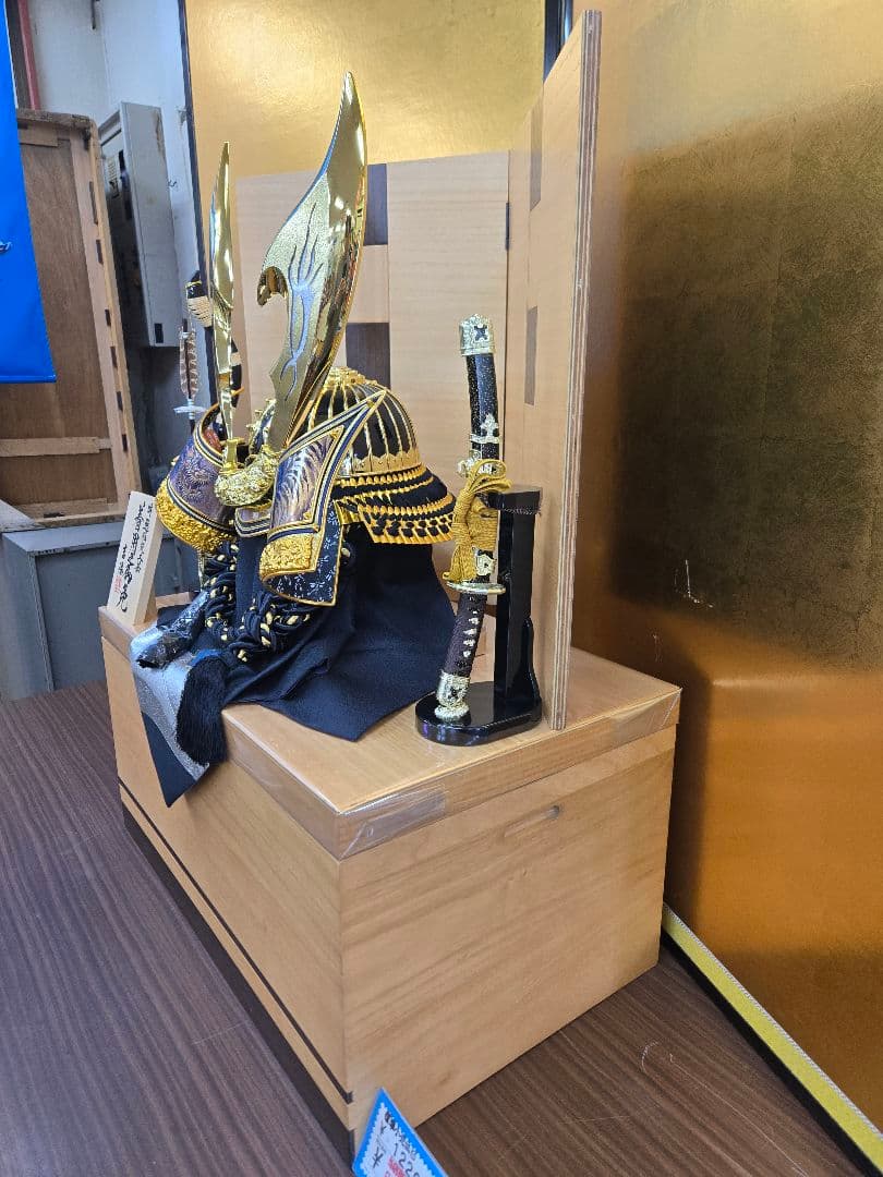 【展示品限り】五月人形　兜　鍬形　収納飾り　子供着用可　※閉店セール　S28