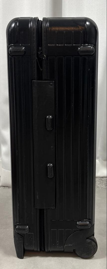 リモワ RIMOWA 82l キャリーケース ジャンク 黒2輪
