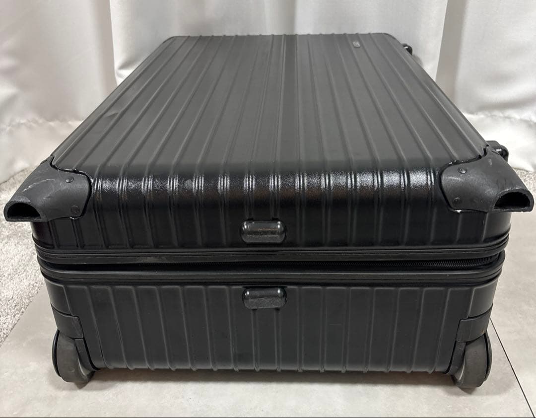 リモワ RIMOWA 82l キャリーケース ジャンク 黒2輪