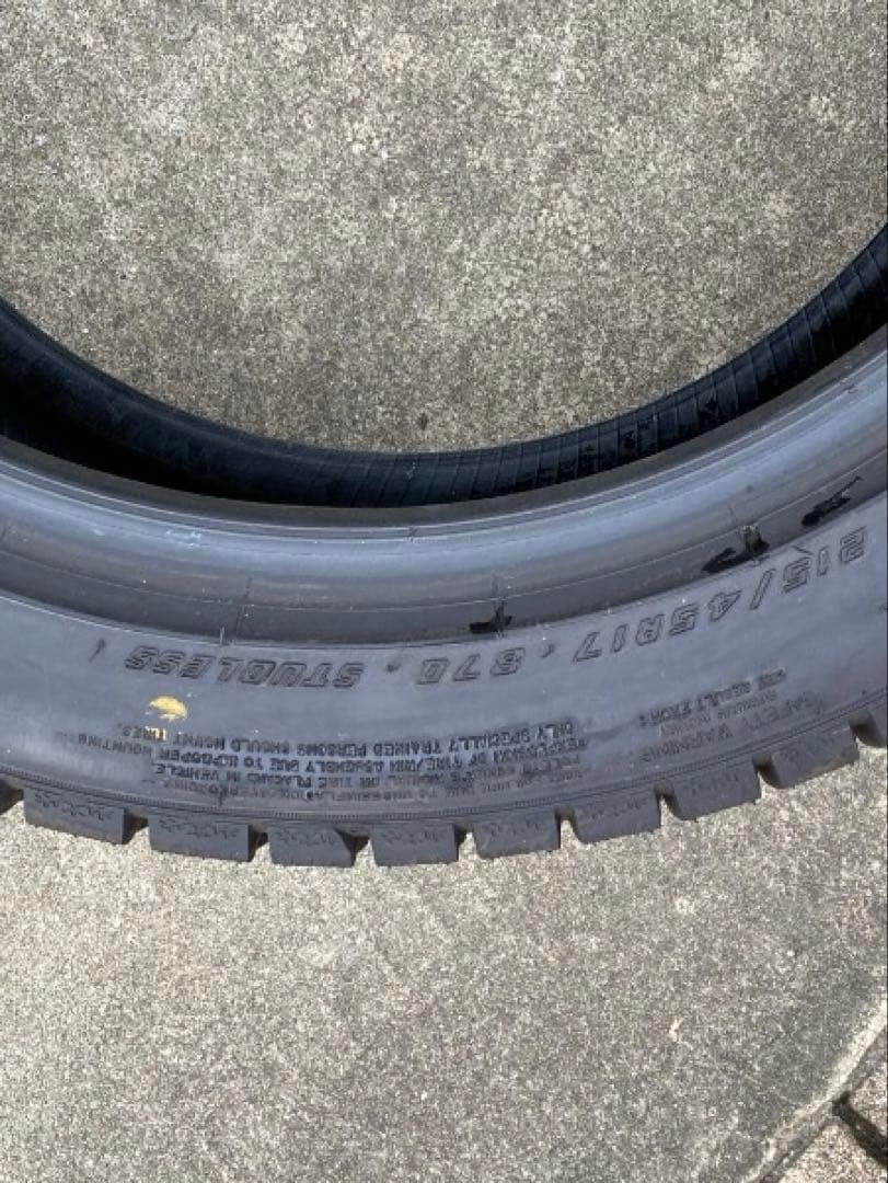 スタッドレスタイヤ 17インチ 4本セット215/45R17 NAVI8