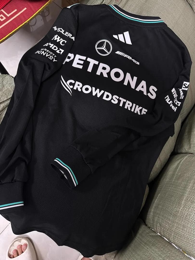 25年メルセデス - AMG ペトロナスF1 チーム ロングスリーブ T シャツ