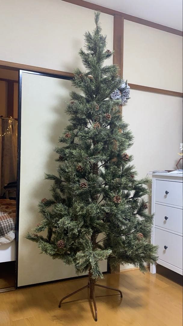 210cm 人工クリスマスツリー 松ぼっくり付き　ニトリ