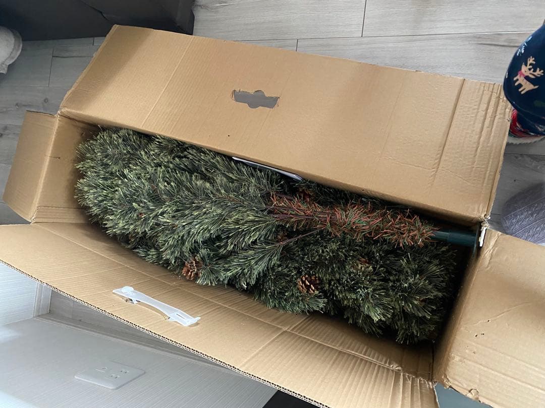 210cm 人工クリスマスツリー 松ぼっくり付き　ニトリ