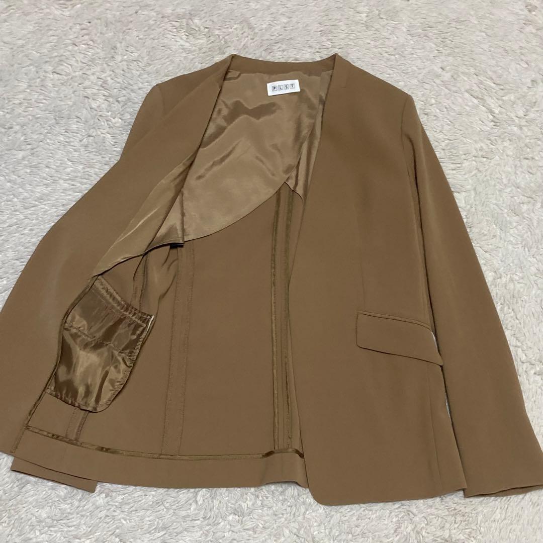 PLST【美品】ベージュ ストレッチ ノーカラー ジャケット パンツ