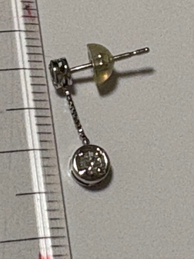 k18WGダングルピアス ダイヤモンド付き