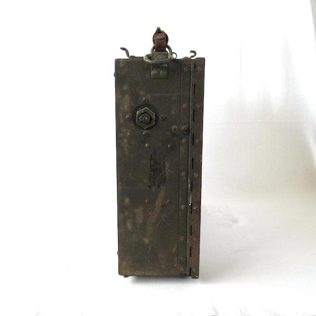 ビンテージ　軍用　ミリタリー　鉄製トランクケース　革ハンドル