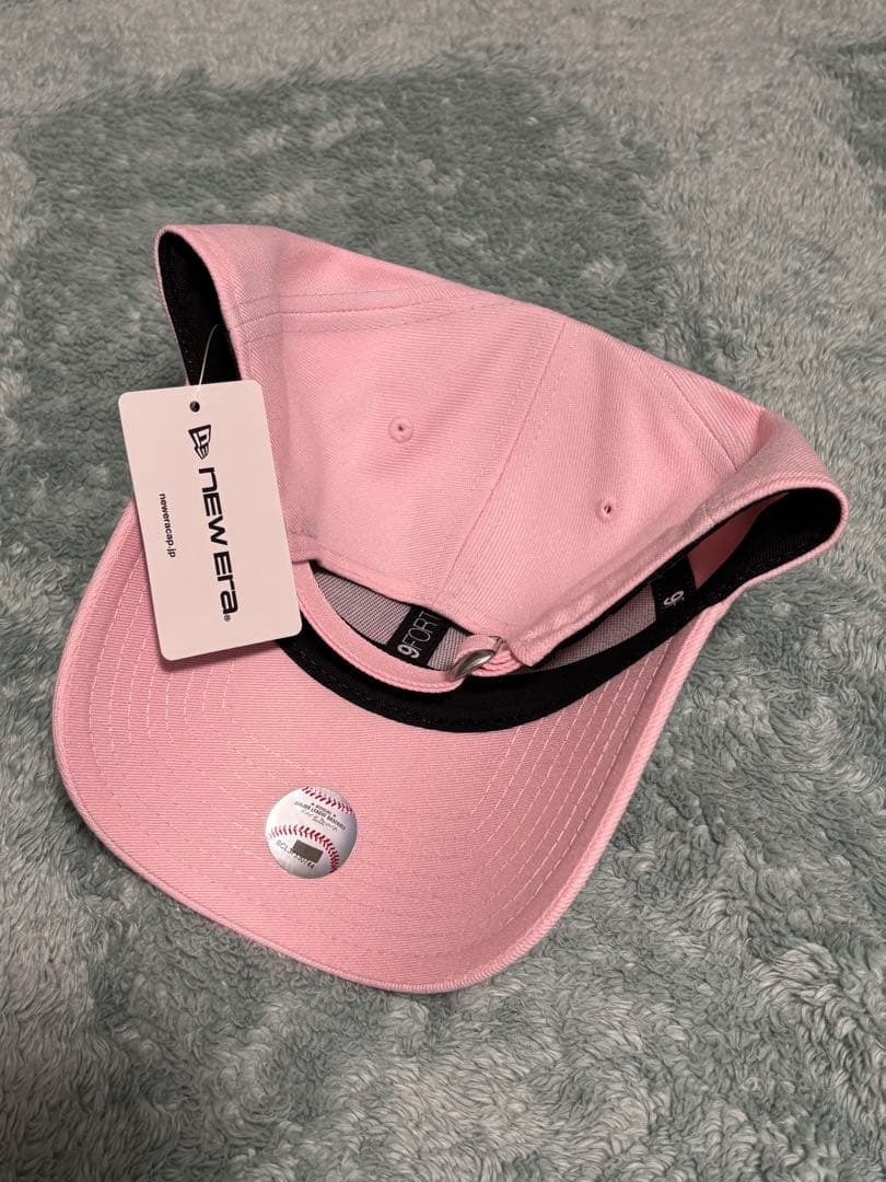 New Era 9FORTY ラインストーン ピンク NYキャップ