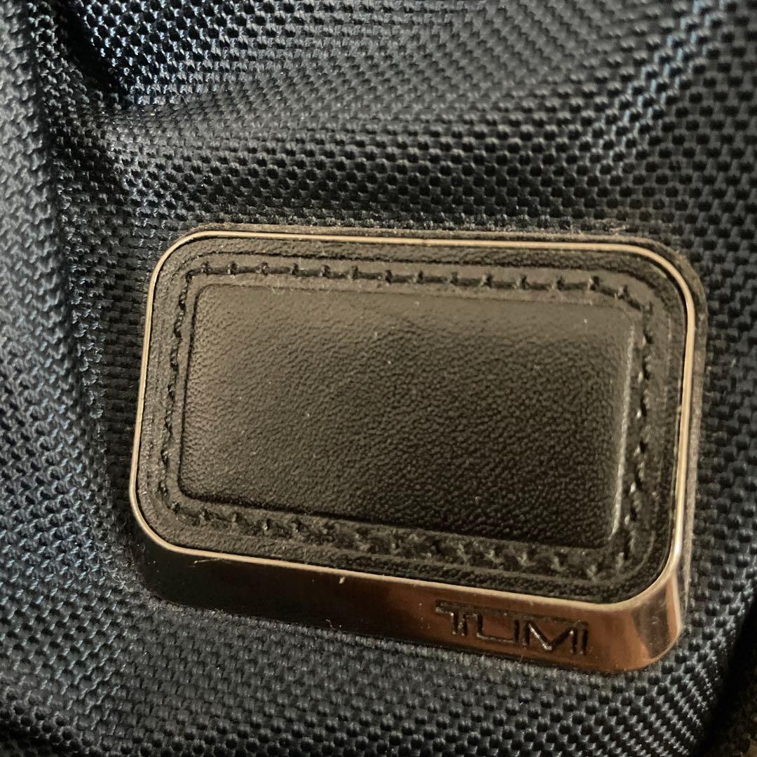 TUMI ☆ボディバッグ　ネイビー