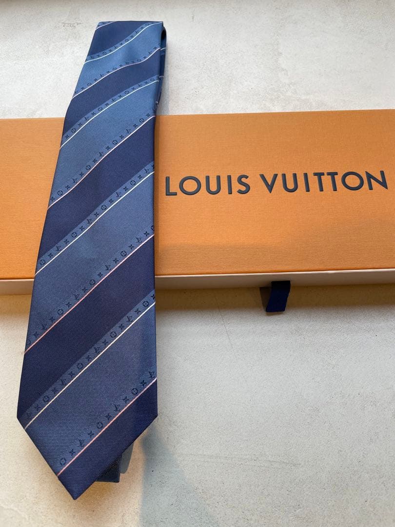 【新品未使用】LOUIS VUITTON ネクタイ ネイビー ストライプ　シルク