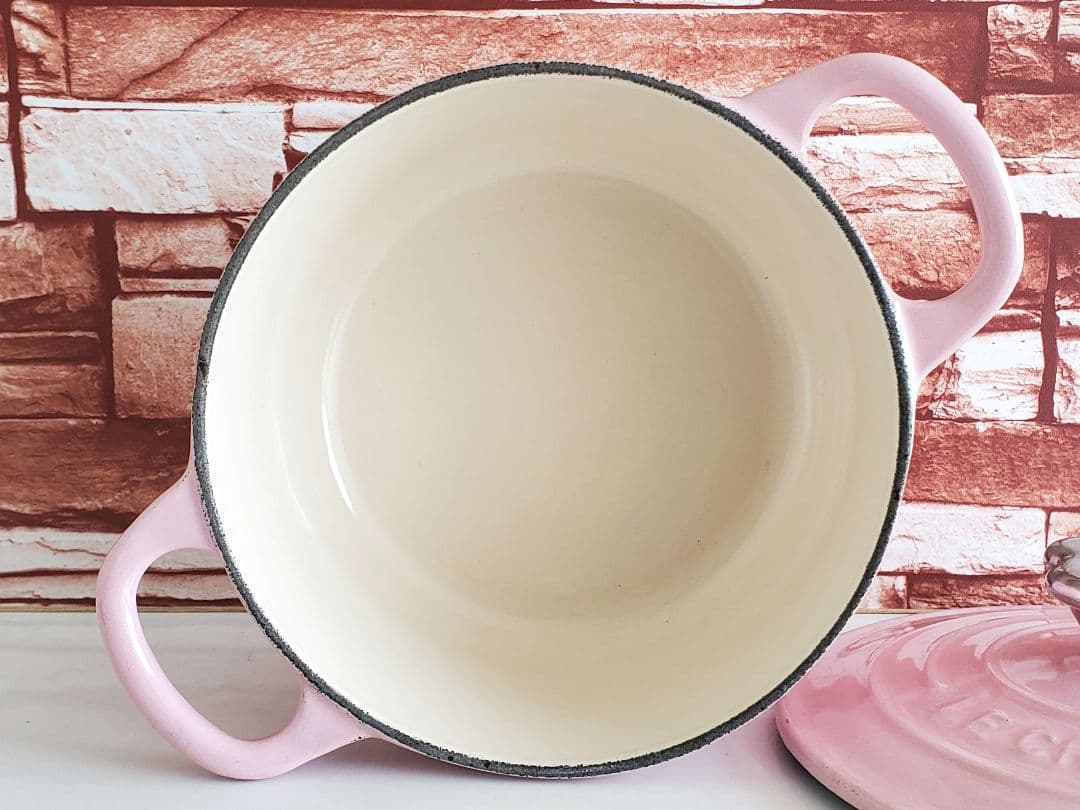 【美品】ル・クルーゼ　ココット・ロンド 　ベアーツマミ&耐熱ツマミ