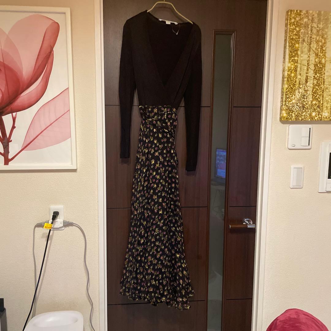 期間限定お値引き(^^)DVF 黒と花柄のロングドレス　サイズS