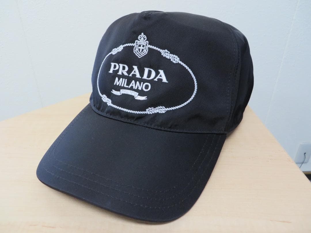 PRADAプラダ　キャップ帽子　男女兼用ナイロン　未使用同様