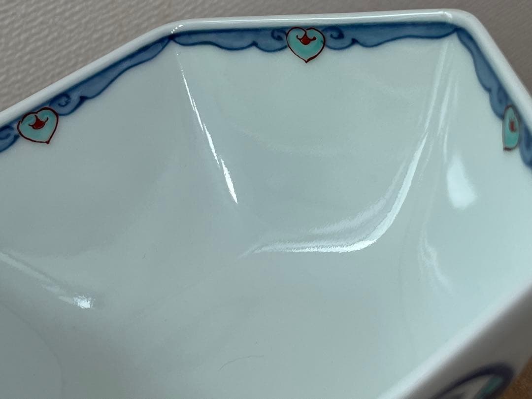 人間国宝　13代　今泉今右衛門窯 錦草花文 六角小鉢 色鍋島 有田焼 高級