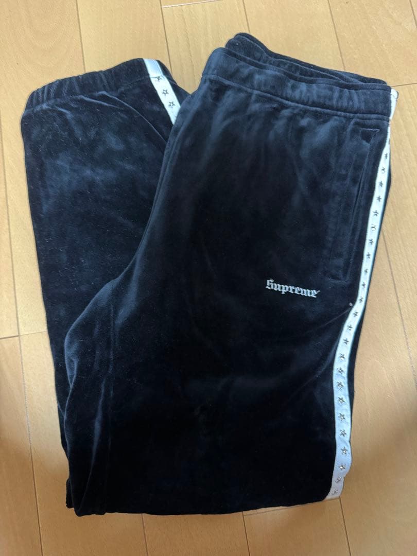 パンツ Supreme Studded Velour Track Pant