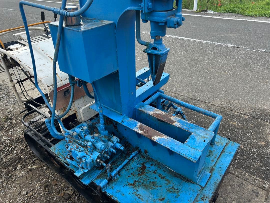 宮崎　自走式　薪割り機　油圧式　クボタエンジン　6.8馬力　クローラー　動画あり