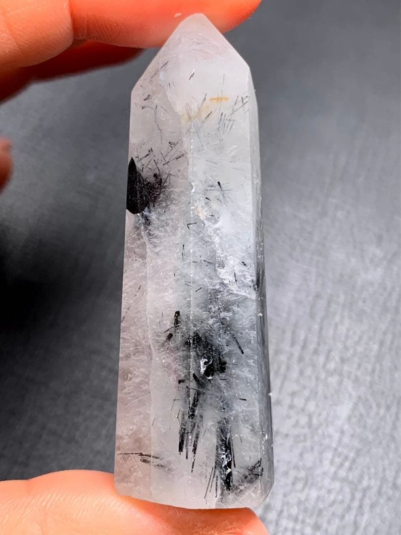 0410196  ブラックルチルインクォーツ六角柱、14.8＊54ミリ