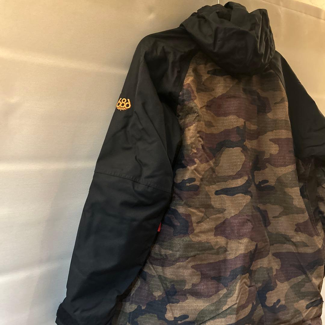 686スノーボードウェア　カモフラージュ フード付きジャケット