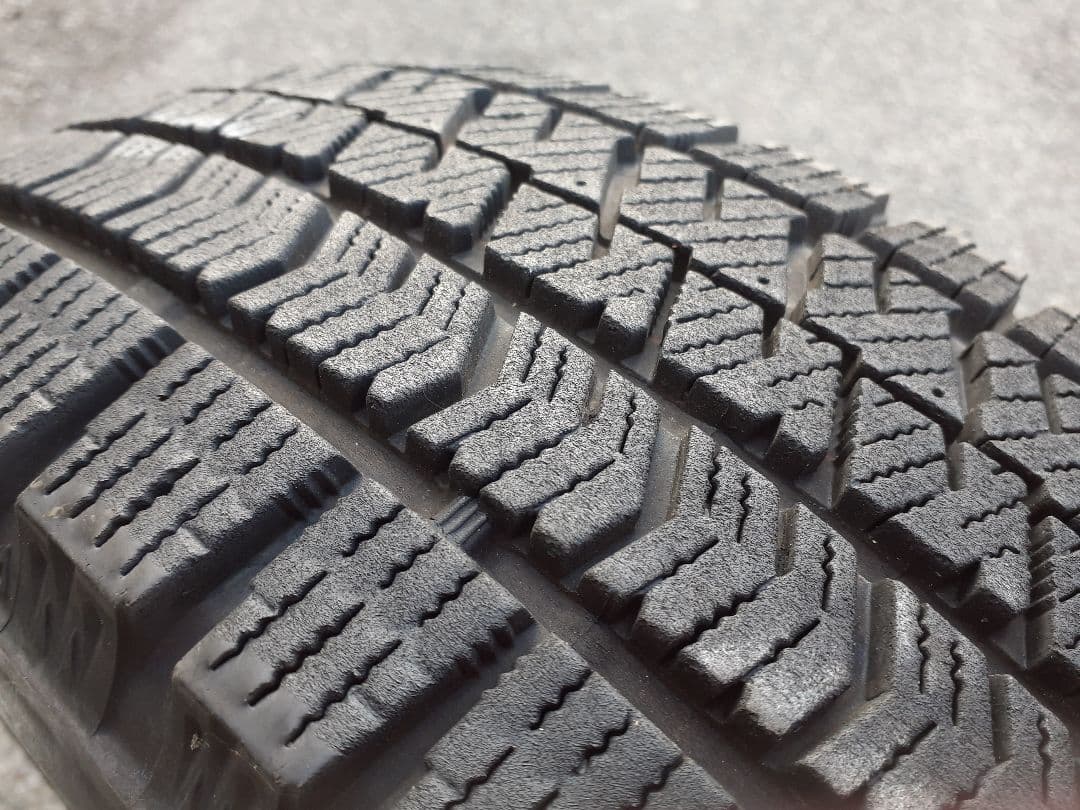 ど*ん様 深溝　ブリヂストン スタッドレスタイヤ 　155/65R14インチ　４