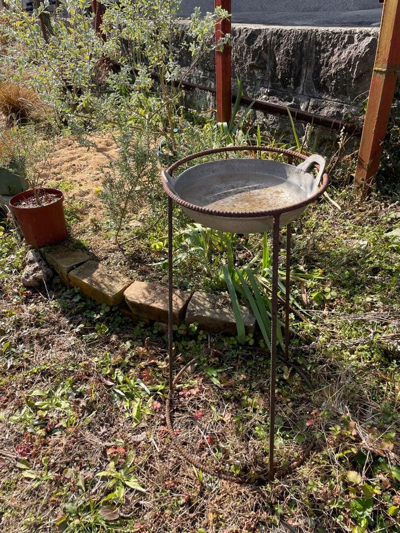 古いアイアンとアルミのバードバス/古道具
