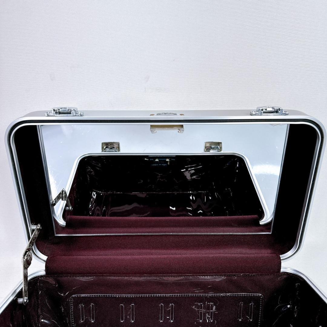 希少！ゼロハリバートン プロ仕様コスメケース ZERO HALLIBURTON