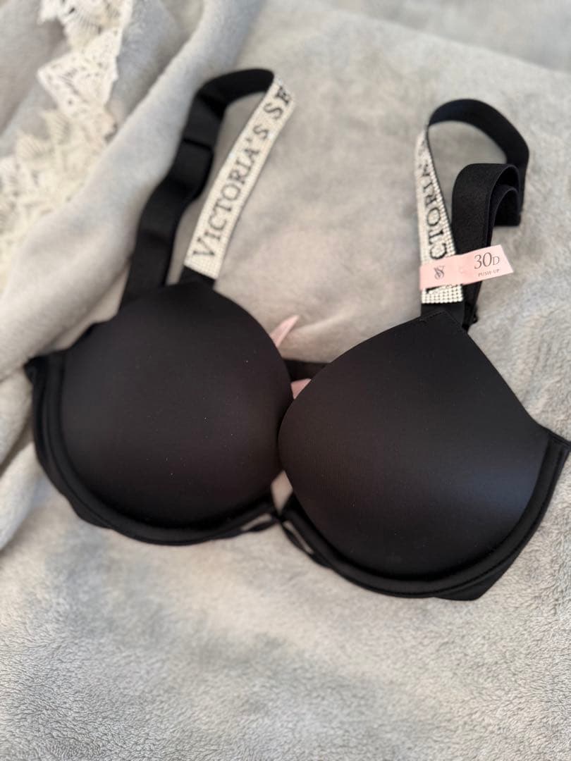 新品タグ付き　Victoria's Secret プッシュアップブラ 30D
