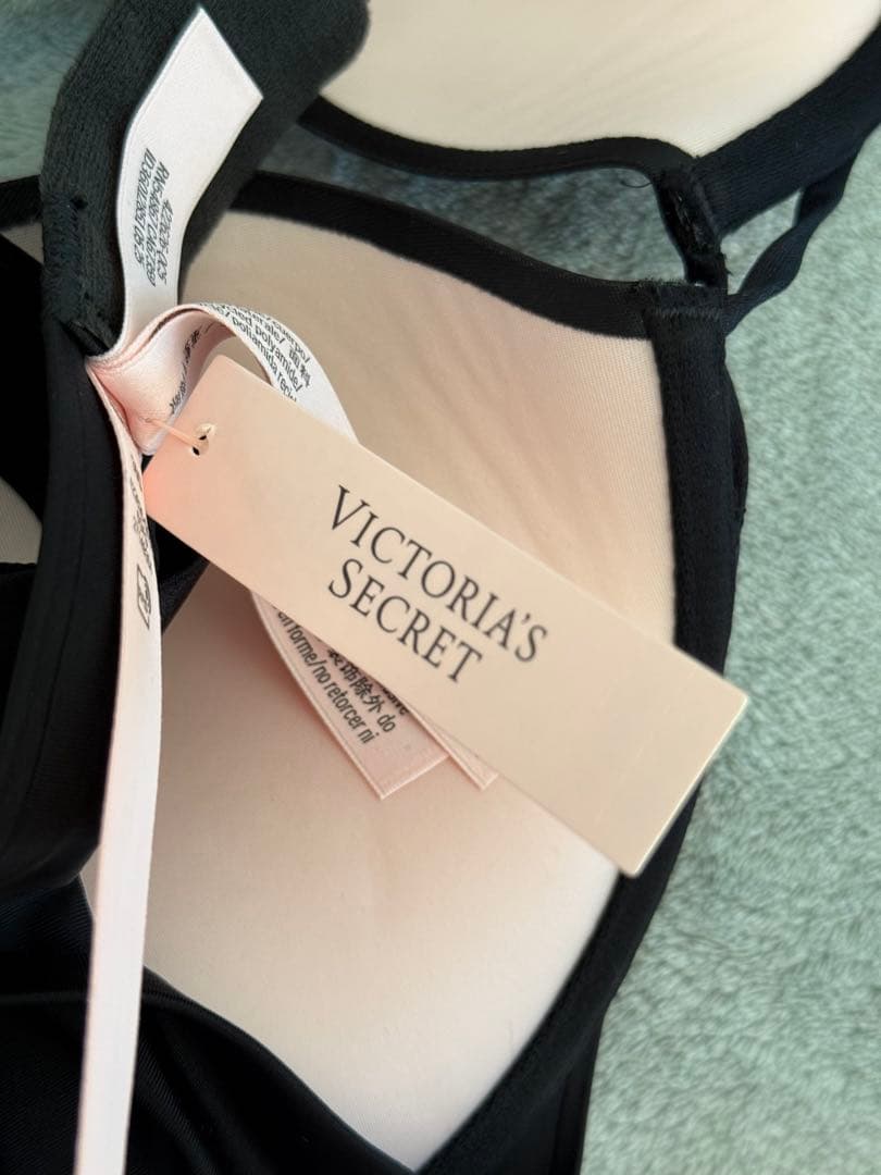 新品タグ付き　Victoria's Secret プッシュアップブラ 30D