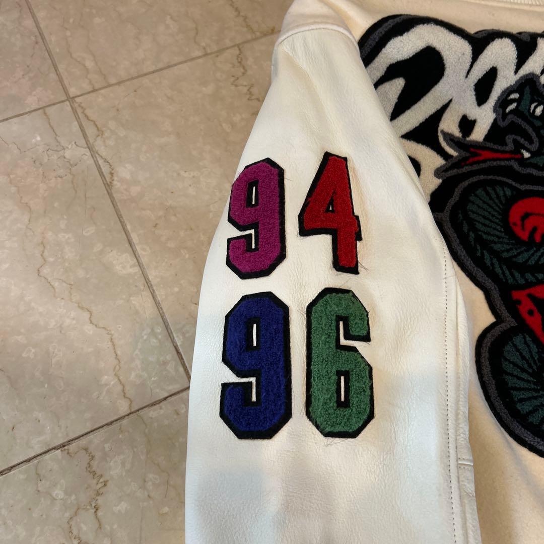 Supreme 刺繍入りホワイトジャケット