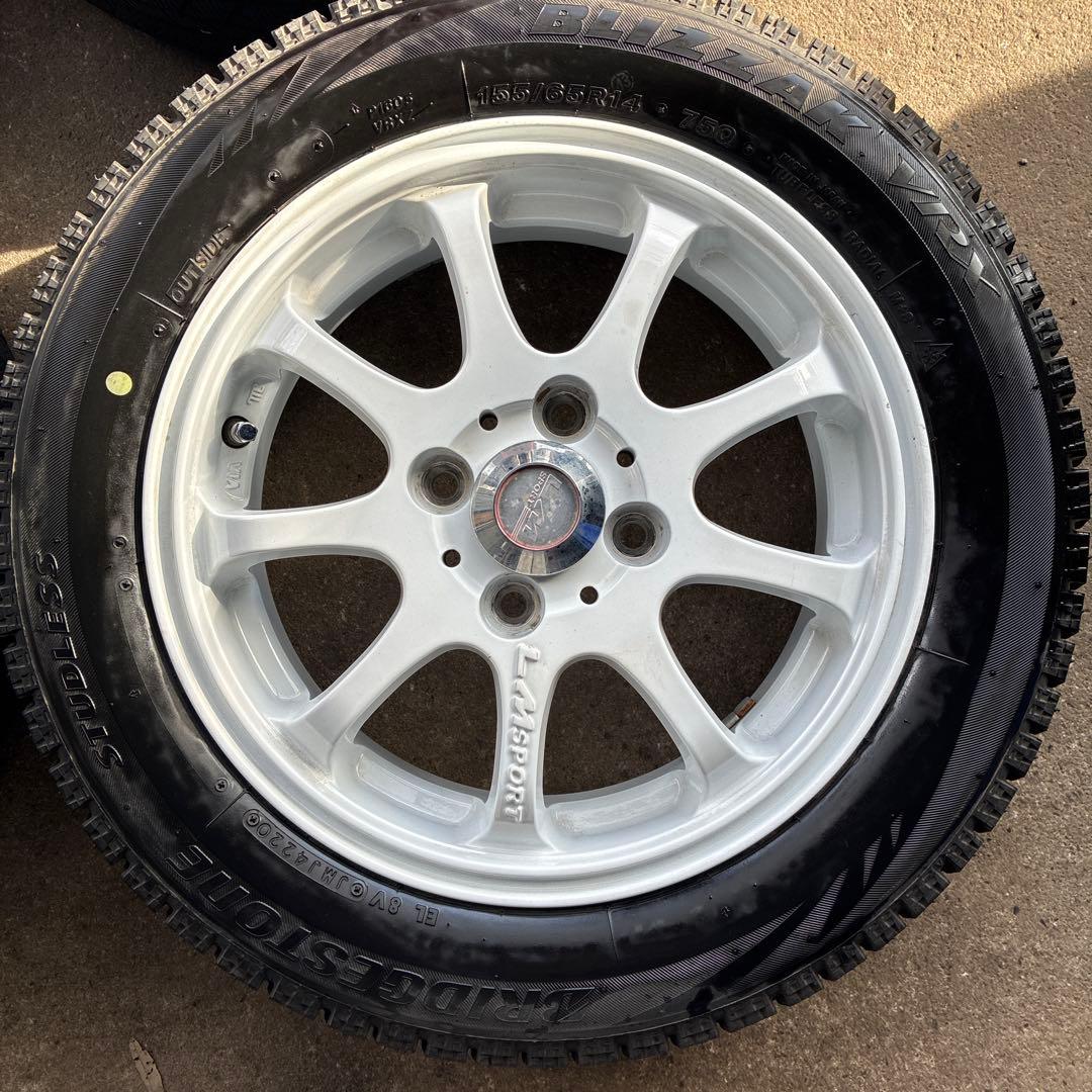 LM Sport ホワイトホイールと　ブリヂストンスタッドレスタイヤセット